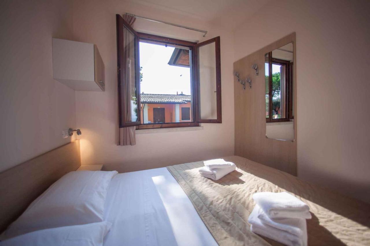 Holiday Homes In Sirmione/Gardasee 22174 Eksteriør billede