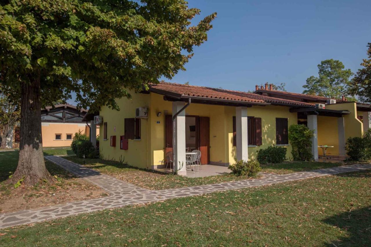 Holiday Homes In Sirmione/Gardasee 22174 Eksteriør billede