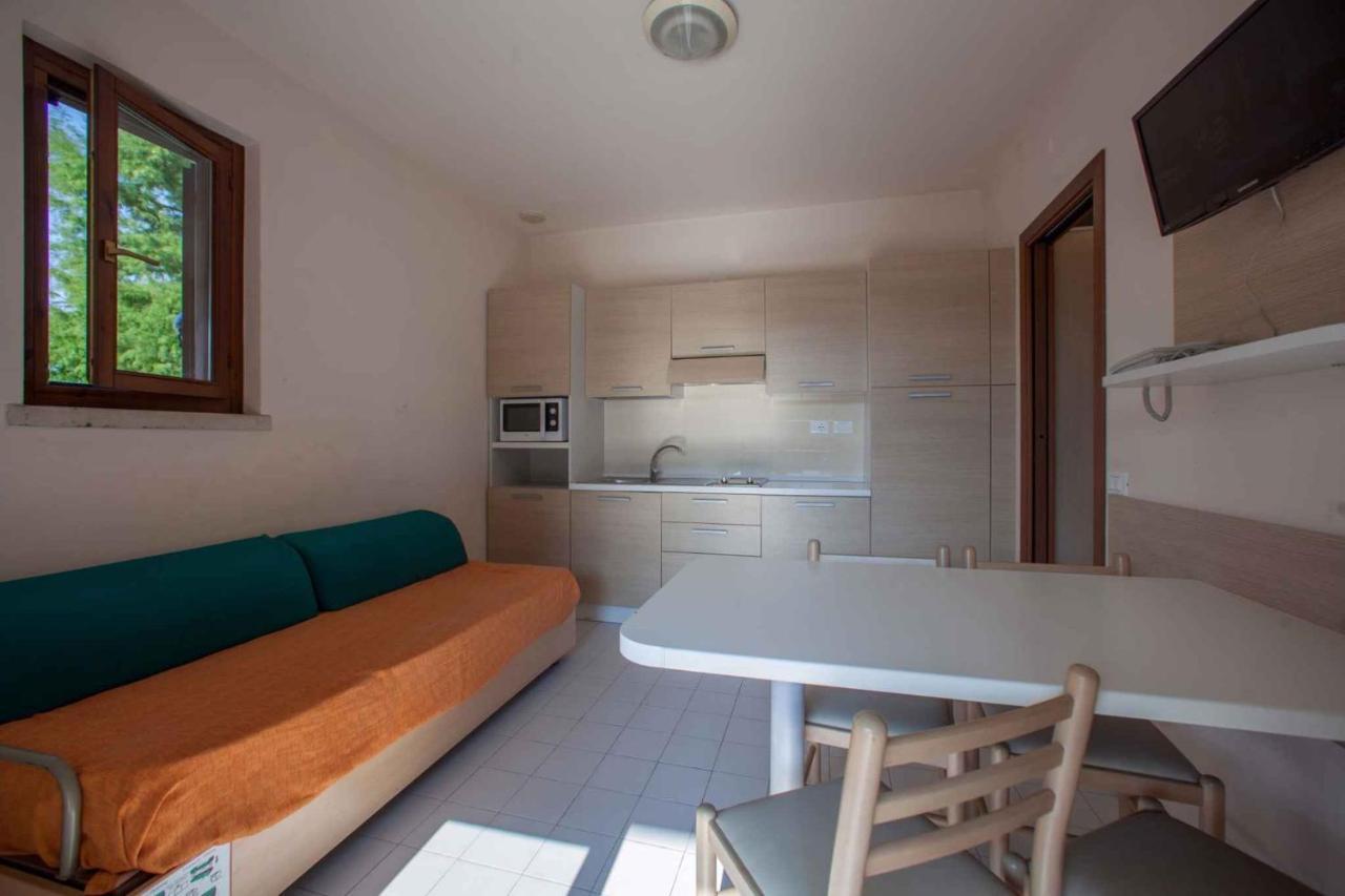Holiday Homes In Sirmione/Gardasee 22174 Eksteriør billede