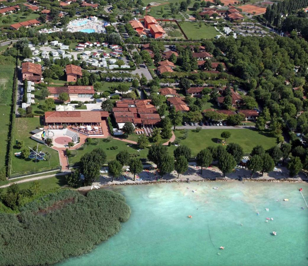 Holiday Homes In Sirmione/Gardasee 22174 Eksteriør billede