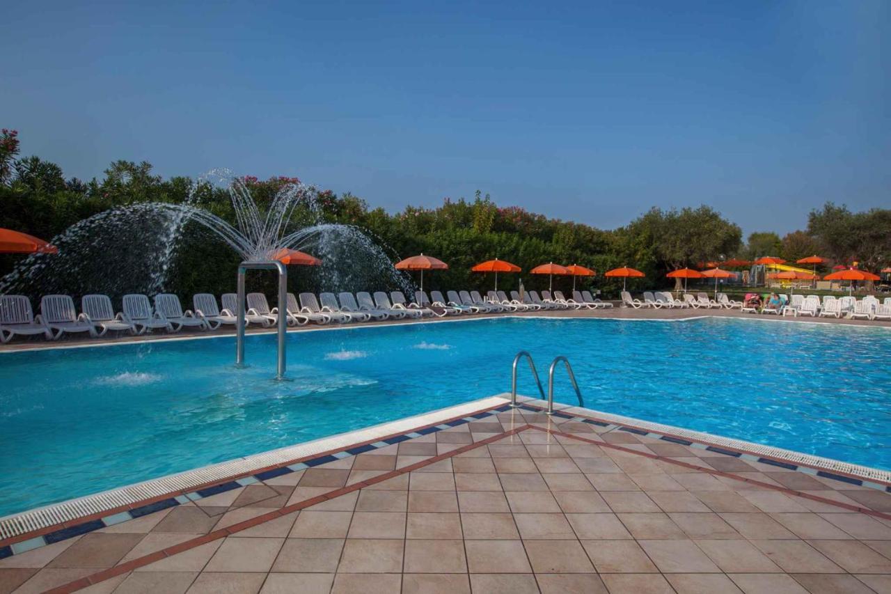 Holiday Homes In Sirmione/Gardasee 22174 Eksteriør billede