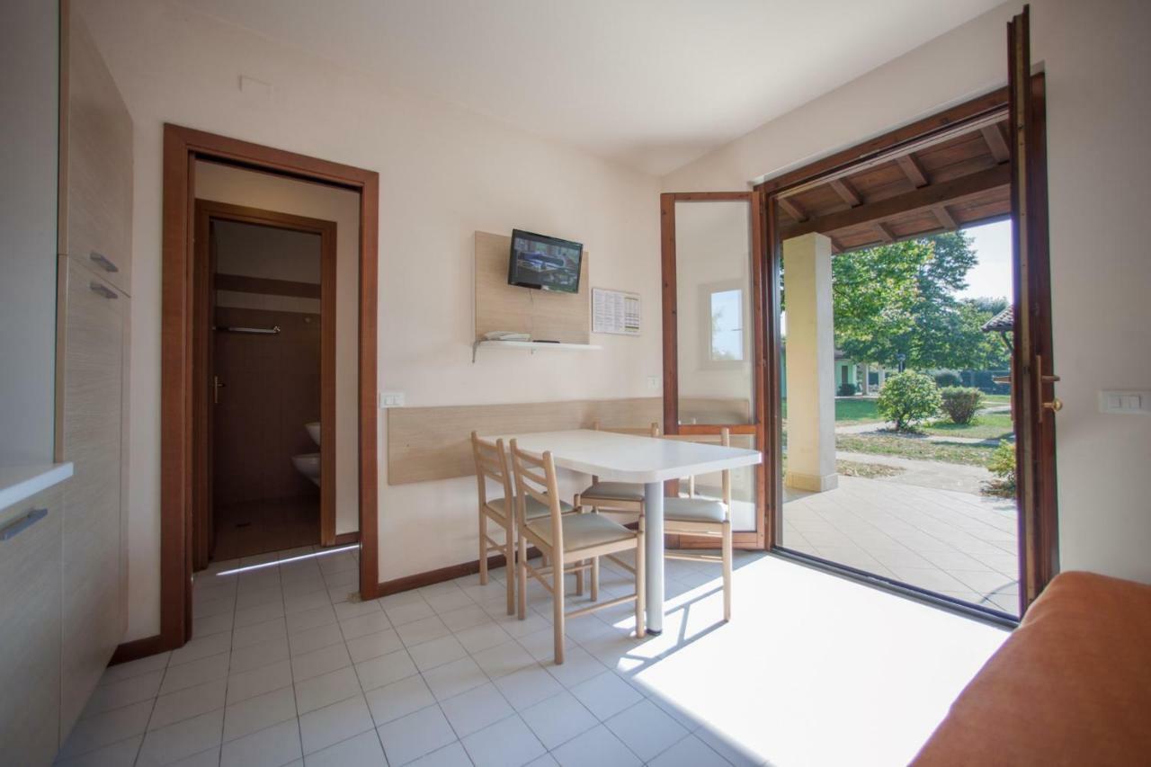 Holiday Homes In Sirmione/Gardasee 22174 Eksteriør billede